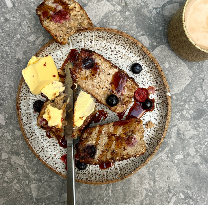 Spiced Berry Oat Slice